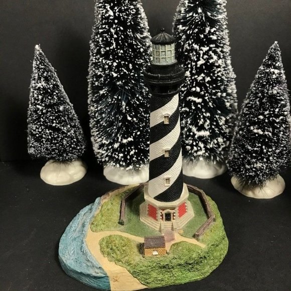 Vintage Cape Hatteras Lighthouse sculpture, resin Harbour lights Lighthouse figu